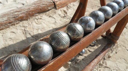 idées et aménagements pratiques pour décorer un terrain de pétanque